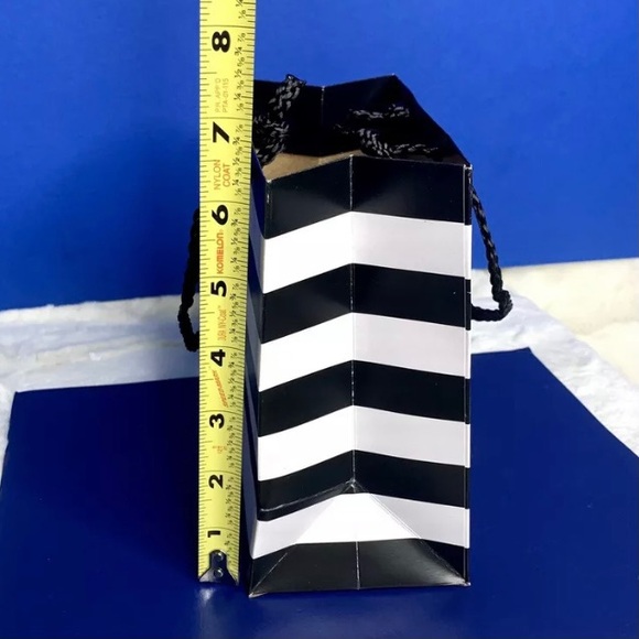 24 NEW Sephora Black White Striped Paper Bags 7in - Picture 5 of 8